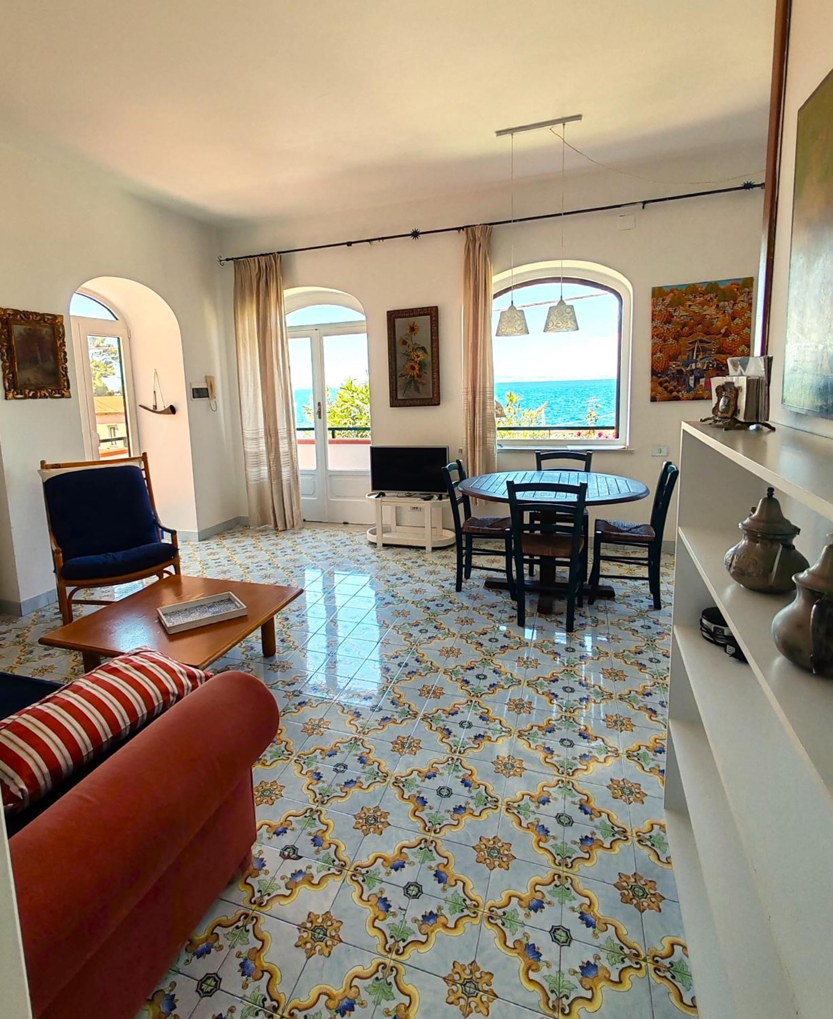 Mediterranea E Casa Del Capricorno Charming Houses มัสซาลูเบรนเซ ภายนอก รูปภาพ